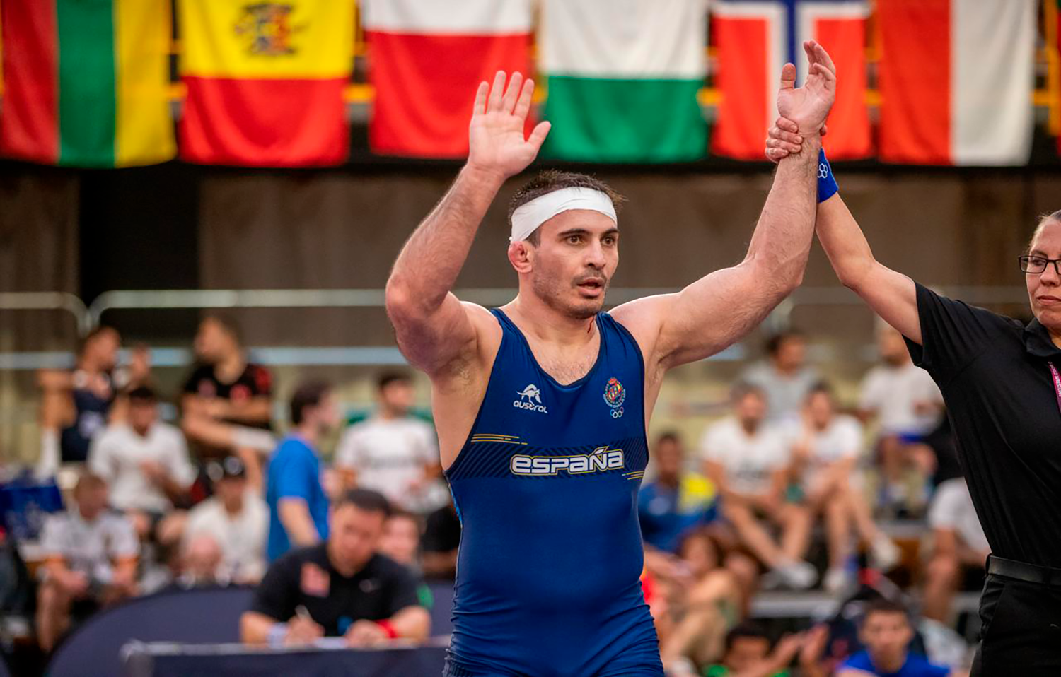 Taimuraz Friev celebra el oro tras ganar su final en el GP de España