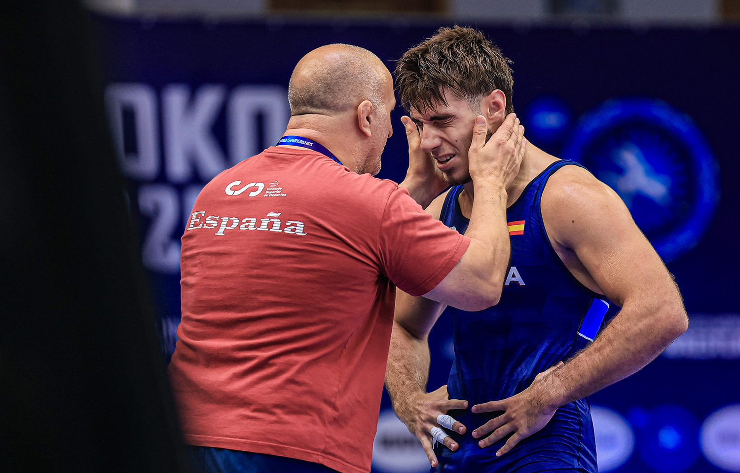 David Kodakov, junto a su padre en Samokov