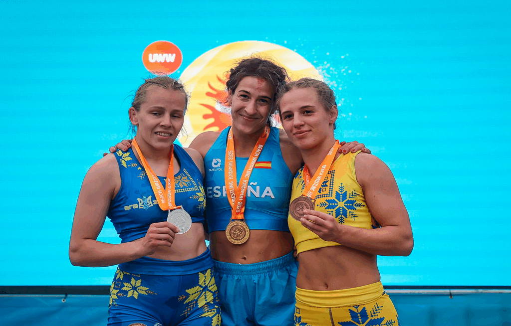 Lydia Pérez brilla con un oro y Eningo logra el bronce en Grecia 1 Lydia, en el podio de Katerini con la medalla de oro