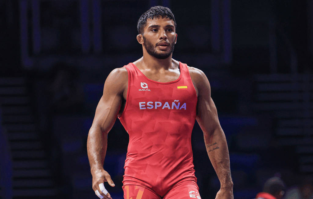 España pelea sin premio en el Mundial Senior de Luchas Olímpicas 1 Mottaghinia, durante su pelea contra el eslovaco Zalkazanov