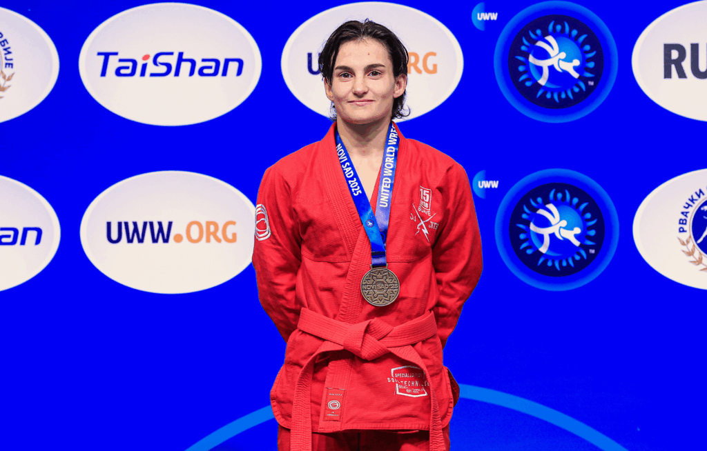 ¿Quién para a Carlota Prendes? La murciana vuelve a reinar con dos oros 1 Carlota Prendes, en el podio del Mundial tras conquistar el doblete
