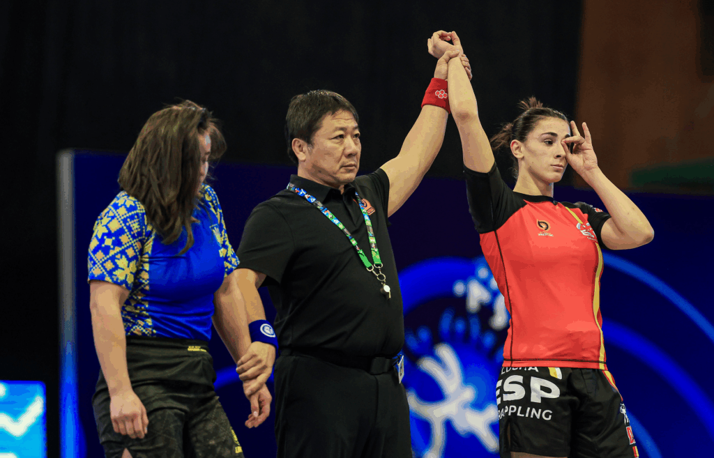 Mia Montesinos, tras ganar la medalla de bronce en Serbia