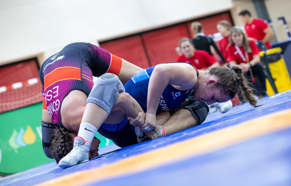 Rosa Molina lucha contra Laura Gómez en la pasada Fase FInal de la Liga Iberdrola