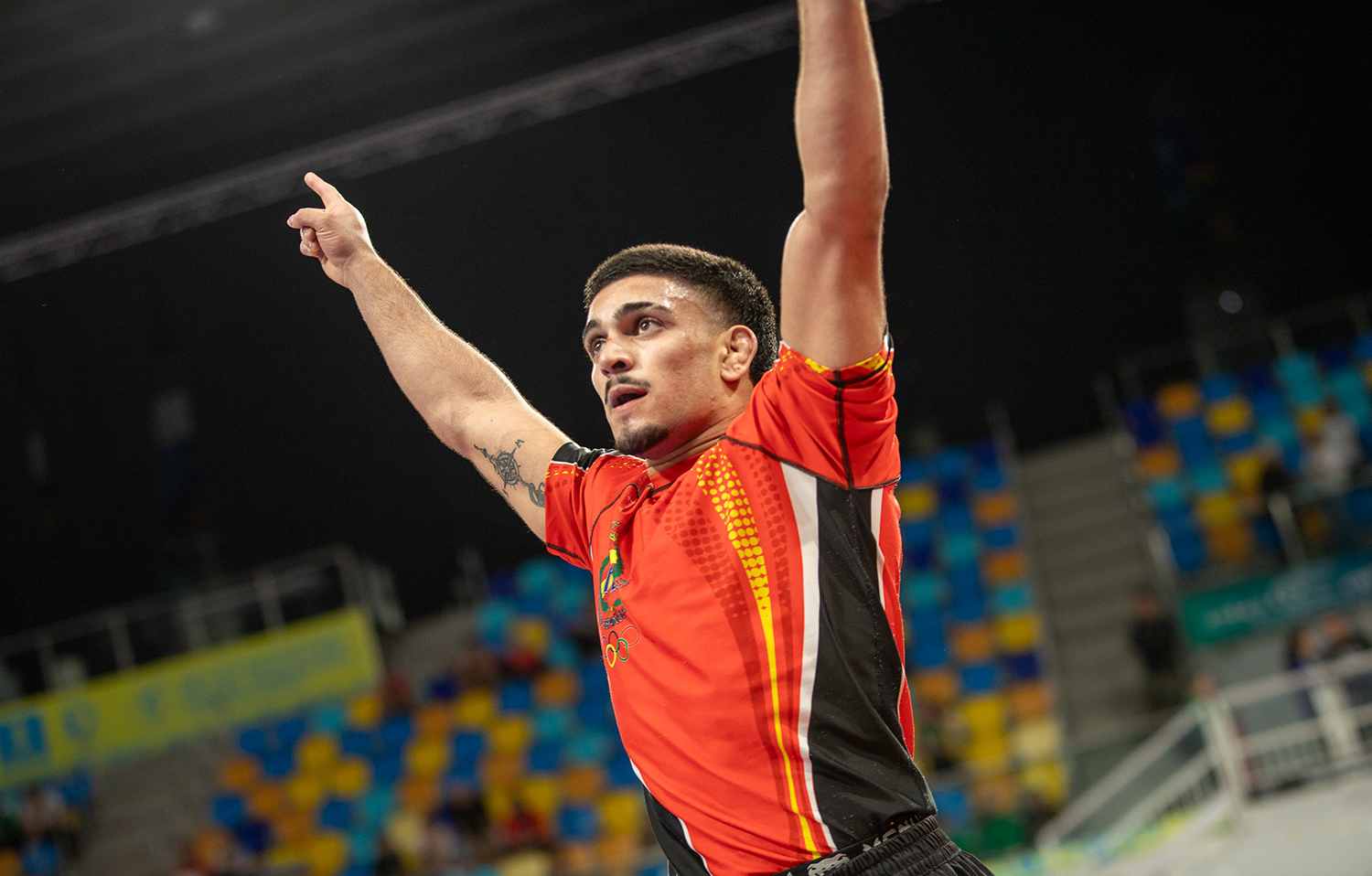 Front Page 7 Avelino Reyes celebra su medalla de oro tras ganar a Iker Cámara en la final de los 71kg NOGI