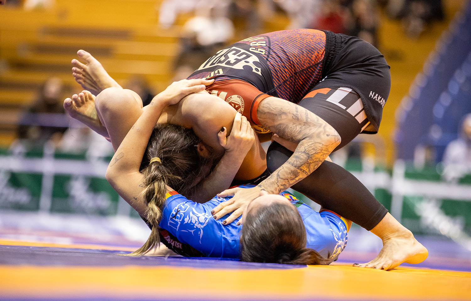 Front Page 9 La canaria Daniella Santana, sometiendo a su rival en el pasado Nacional de Albacete