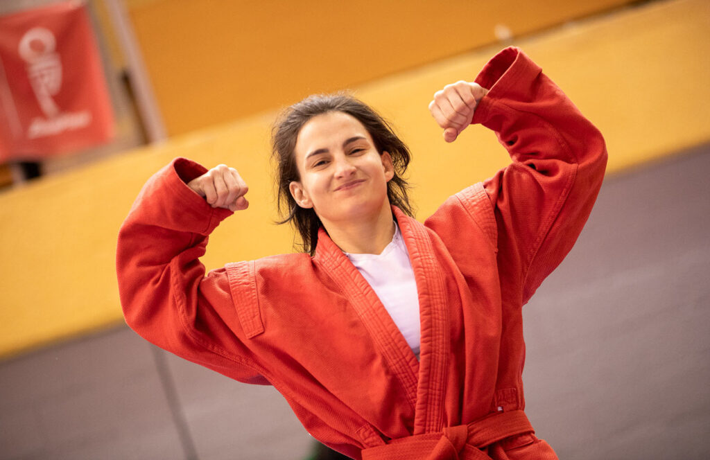 El sambo español sueña con todo en el Europeo de Georgia 1 Carlota Prendes celebra su medalla de oro en el Campeonato de España de Tres Cantos