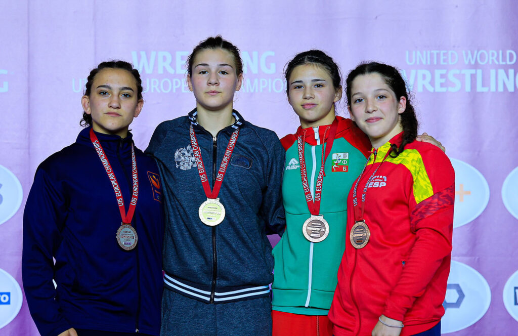 Recuero, bronce europeo U15, alarga el buen momento de la lucha española 1 Marta Recuero, en el podio como medallista de bronce europea