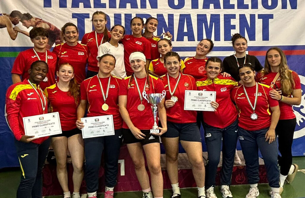 La libre femenina consigue tres oros y nueve medallas en Italia 1 La delegación española al completo en el Torneo Italian Stallion