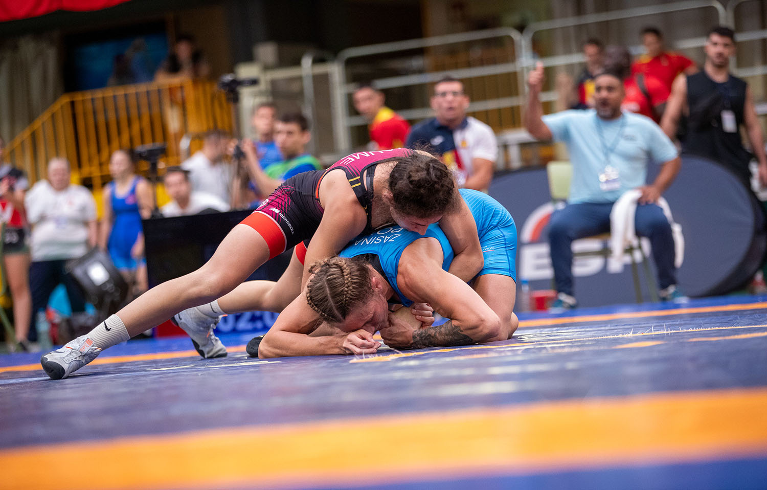 Front Page 2 Carla Jaume lucha contra la polaca Roksana Zasina en el GP del año pasado