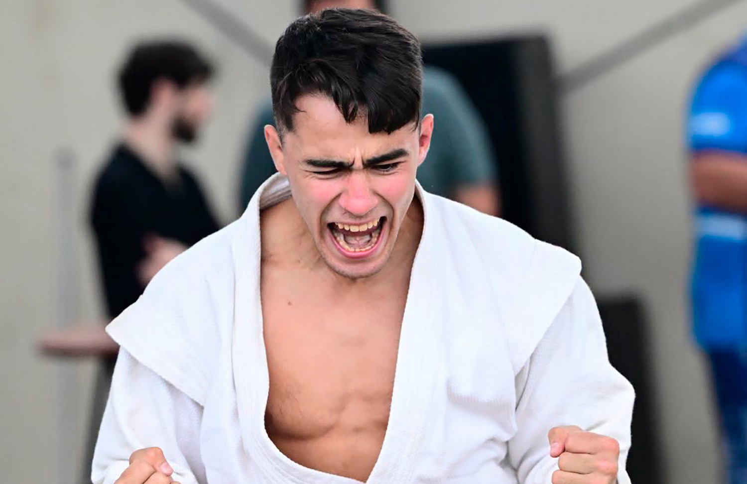 Front Page 5 Gorka Gracia celebra su segunda medalla de oro en el Mundial de Sambo Playa