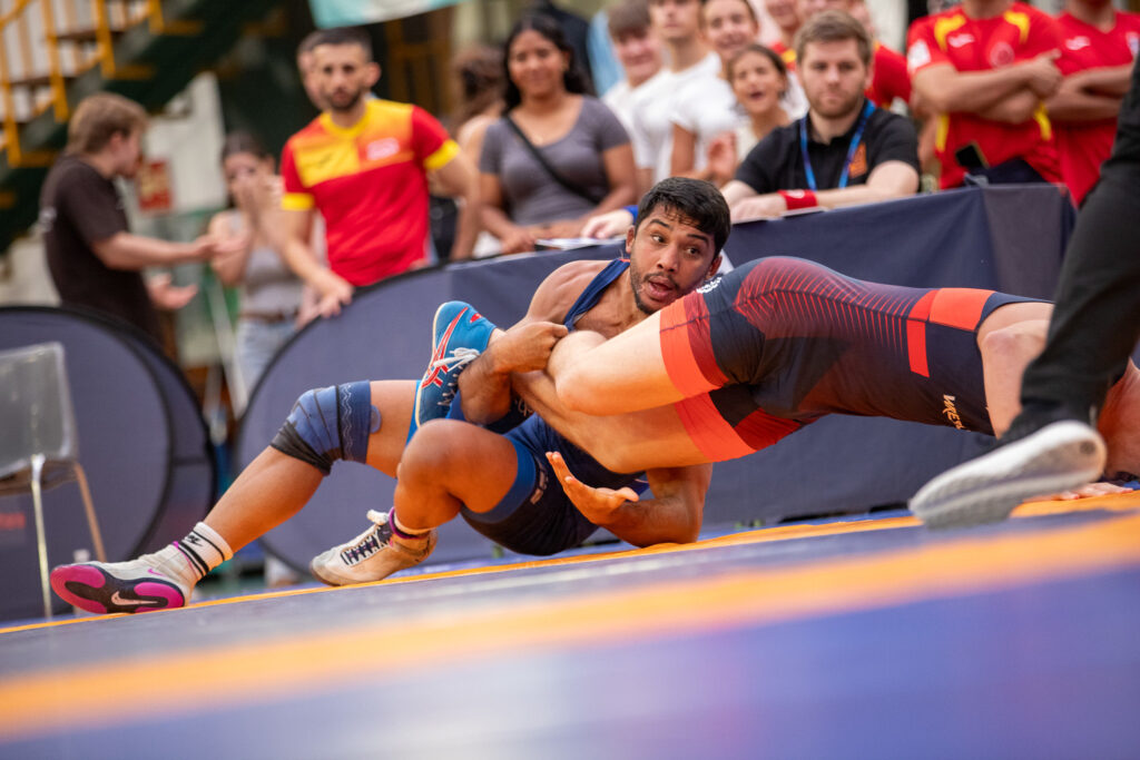 Báez, Pérez y Mottaghinia encabezan el reto español en el Mundial 1 Moha Mottaghinia espera poder hacer un gran Mundial en Astana