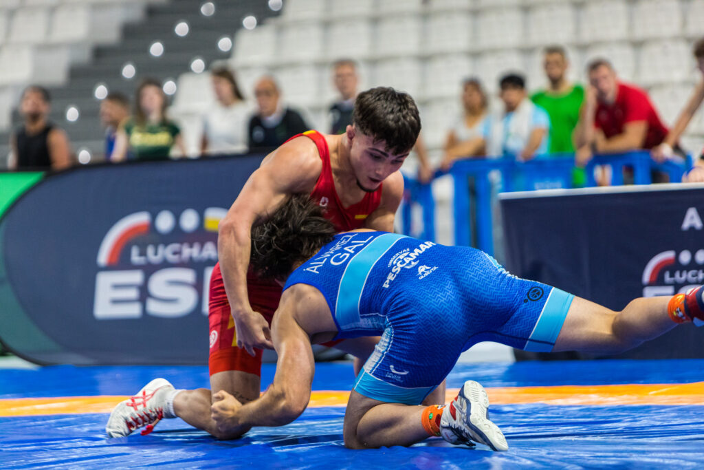 Carla Jaume lidera a la selección en el Mundial U23 de Las Vegas 1 Denis Kodakov, de rojo, en el Campeonato de España disputado en Sagunto (Valencia)